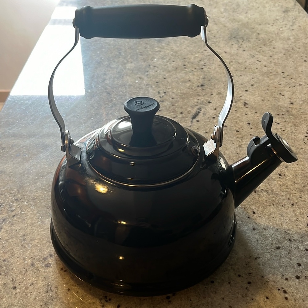 Le Creuset Classic Whistling Tea Kettle